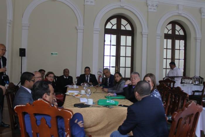 Conclusión desayuno en el Congreso de la República