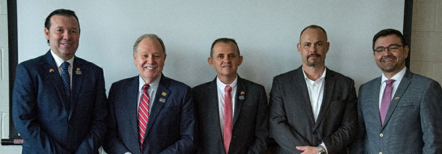 Rector de las UTS Omar Lengerke junto a Rector de Niagara College Dan Patterson, vicerrector Alberto Serrano, director de educación global y asociaciones Justin Williams y Richard Alexander Caicedo, jefe de la oficina de Desarrollo Académico