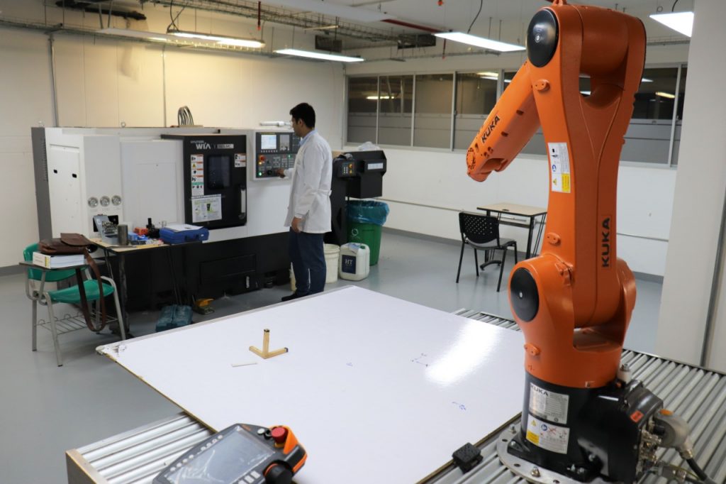 Fotografía laboratorios de ingeniería UTS. propiedad del Departamento de Comunicaciones UTS.