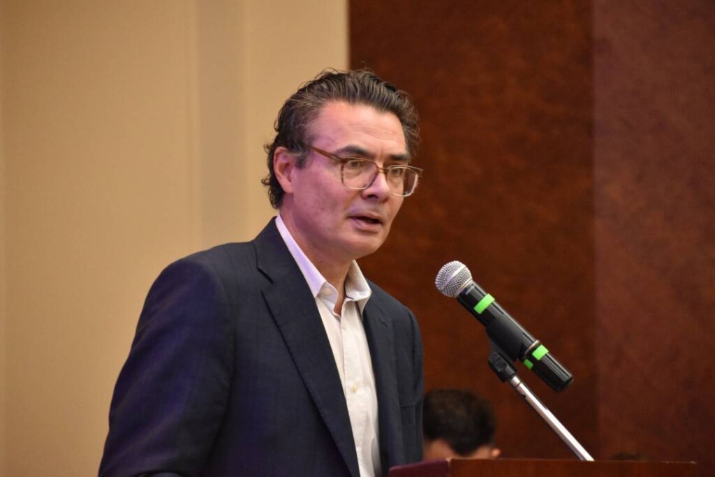 En la fotografía Alejandro Gaviria, Ministro de Educación Nacional durante su intervención en el Encuentro Nacional de Rectores REDTT