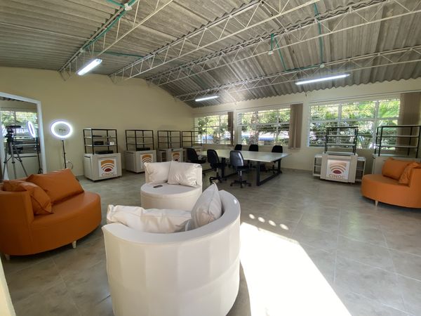 Laboratorio de Innovación y emprendimiento de la IES Cinoc. Fotografía propiedad del Departamento de Comunicaciones IES CINOC