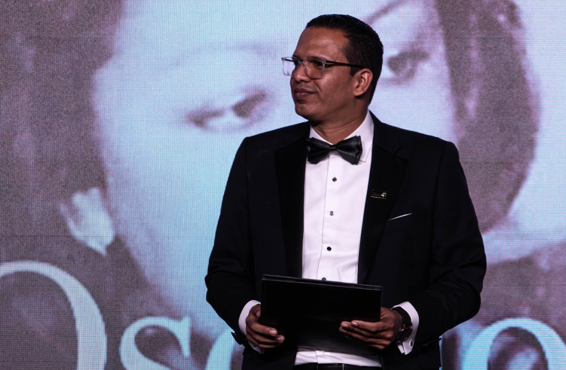 En la Fotografía: Rector del Tecnológico de Antioquia, Leonardo García Botero, en su discurso durante la Gala de Celebración del Cuadragésimo aniversario de la fundación del TdeA.