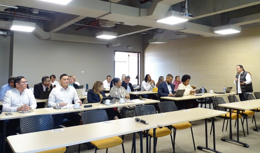 En la Fotografía: Rectores, vicerrectores académicos y financieros durante la jornada de apertura del Taller de Identidad Organizacional RedTTU