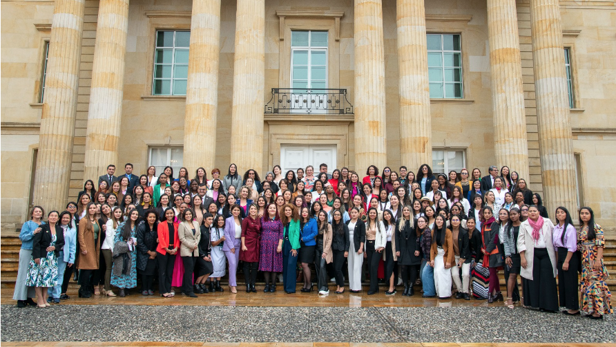 El Programa Orquídeas destacó el esfuerzo de 214 mujeres científicas que participaron en los 107 proyectos financiables, representando 17 departamentos de Colombia.