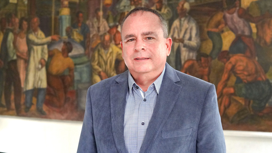 En la fotografía : rector Juan David Gómez Flórez, IU Colmayor Antioquia Fotografía propiedad de la IU Colmayor Antioquia